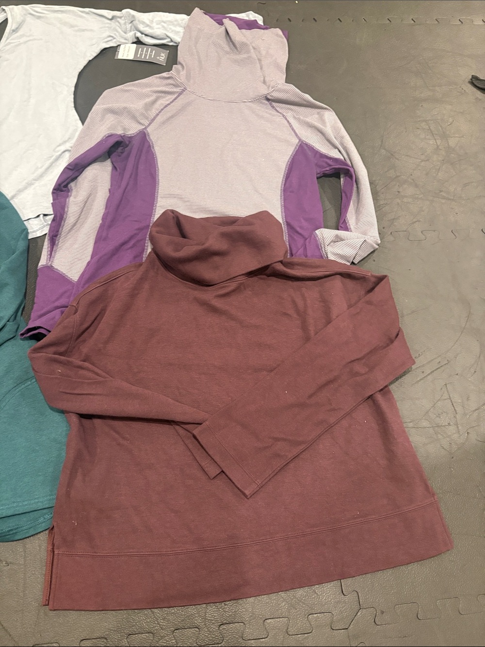 Women's medium bundle - Picture 3 of 4